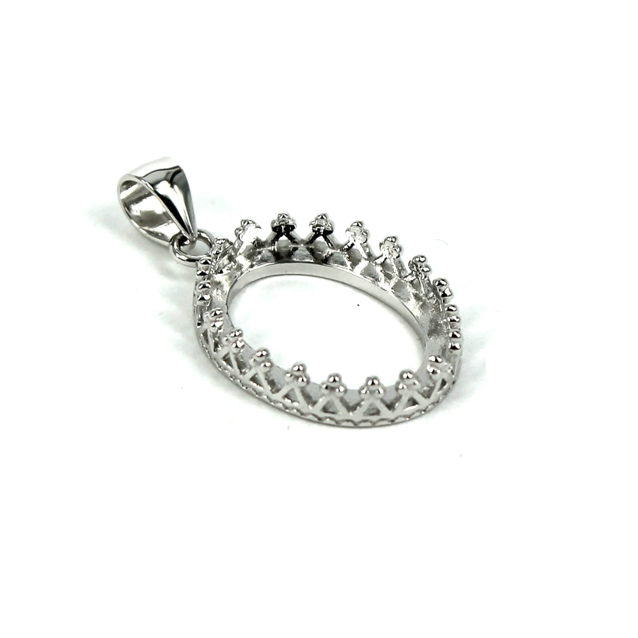 Dolly Pendant with Oval Bezel Mounting and Bail in Sterling Silver