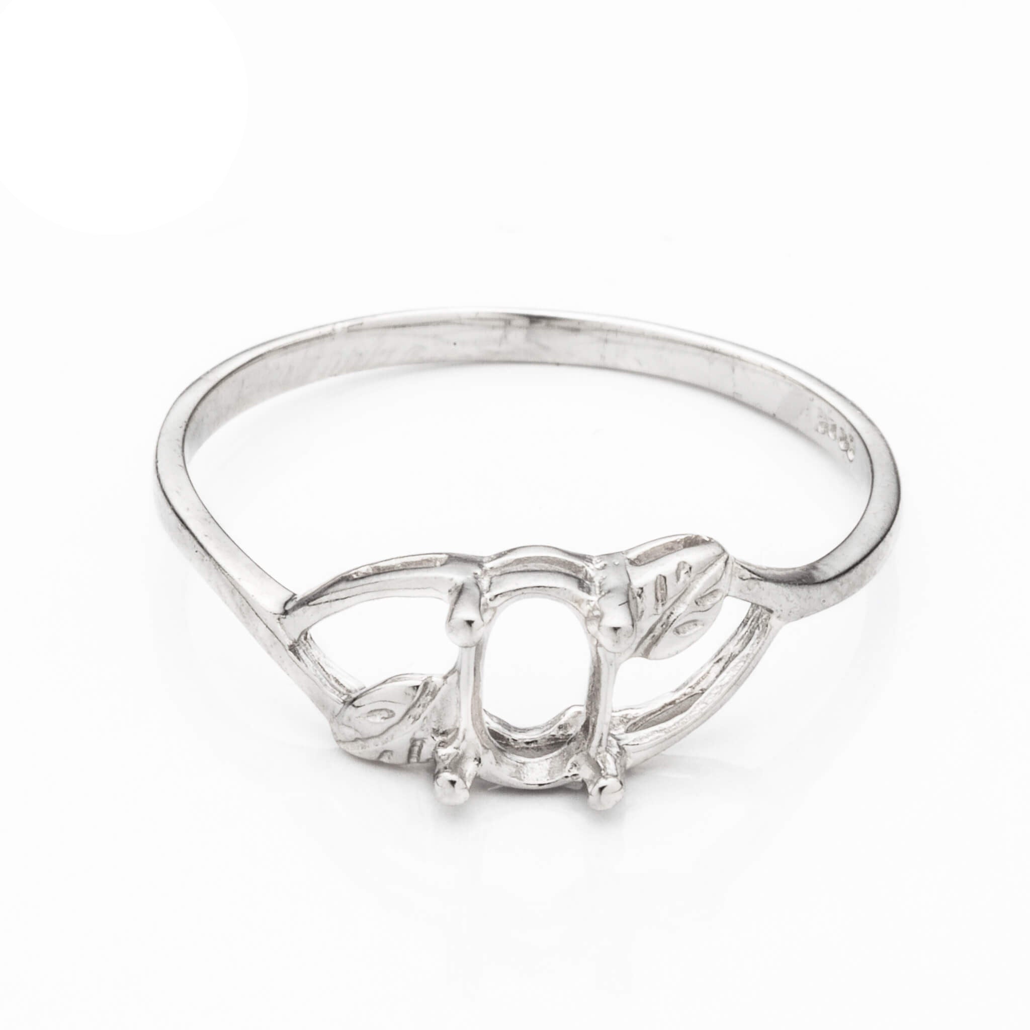 Leaf Ring with Oval Prong Mounting in Sterling Silver 4x6mm