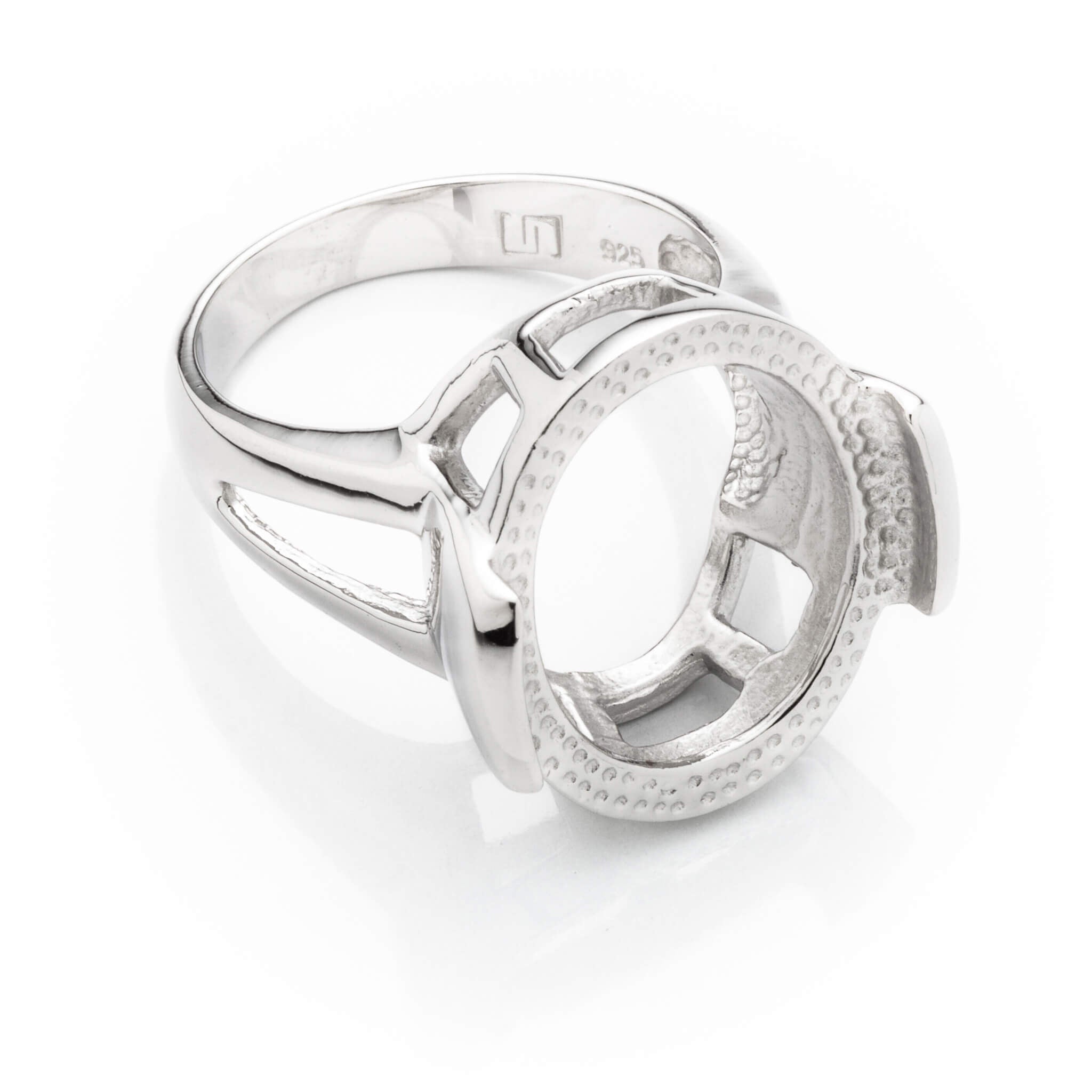 Hollow Ring with Oval Mounting in Sterling Silver 16x20mm