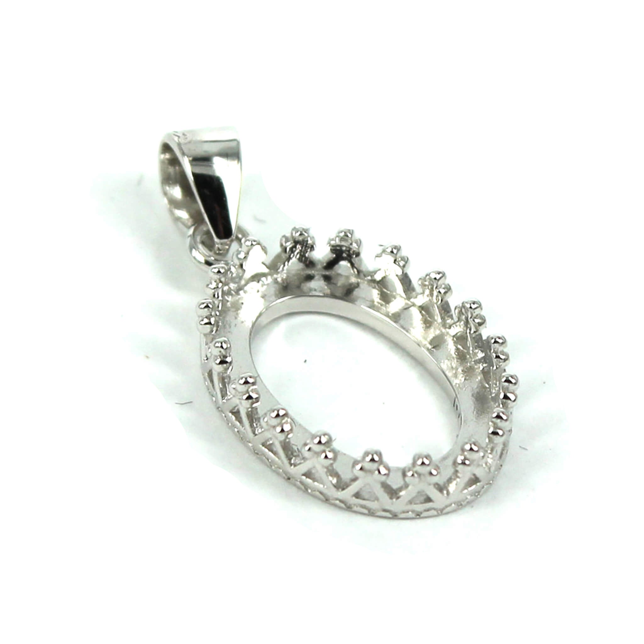 Dolly Pendant with Oval Bezel Mounting and Bail in Sterling Silver