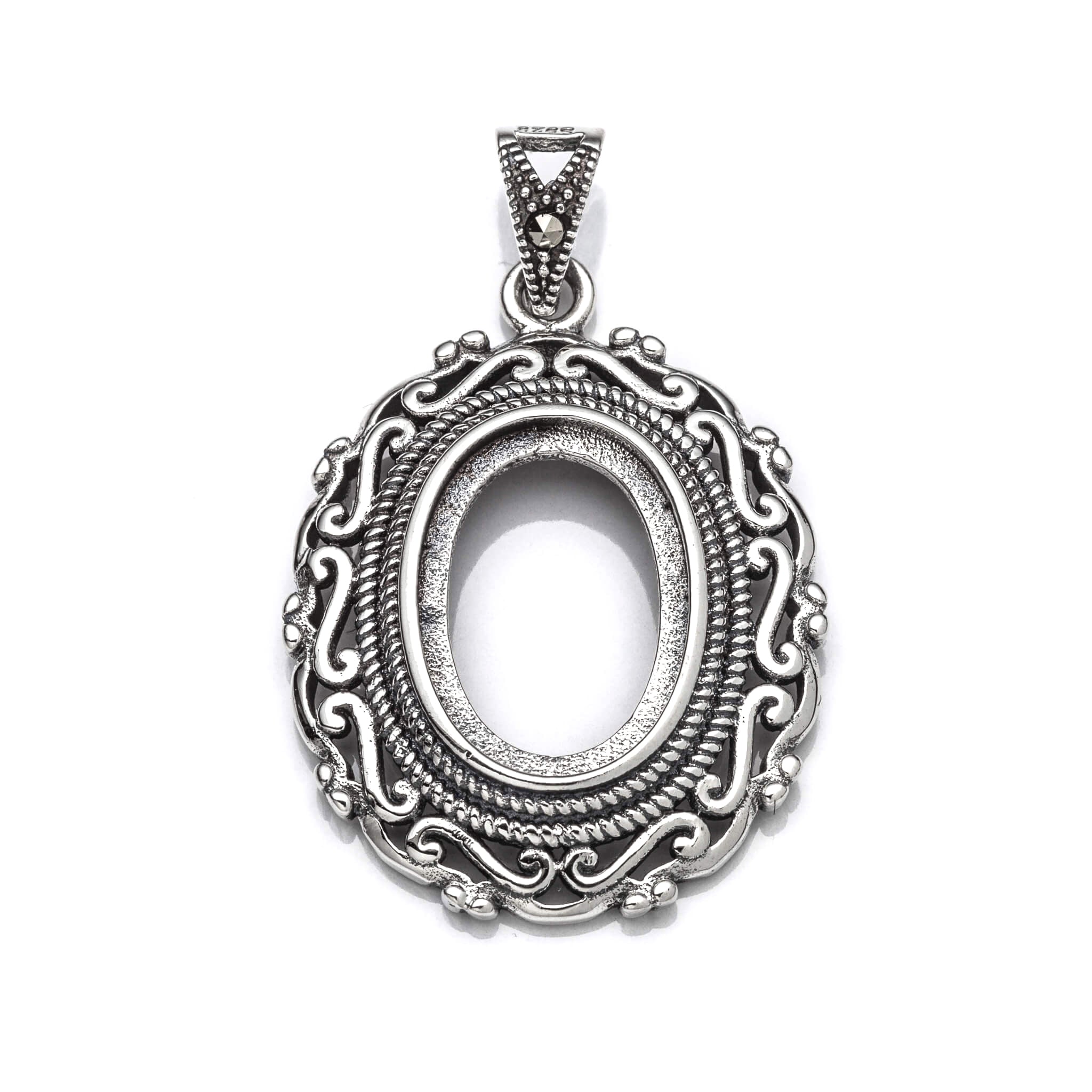 Antique Pendant with Oval Bezel Mounting and Bail in Sterling Silver 10x14mm