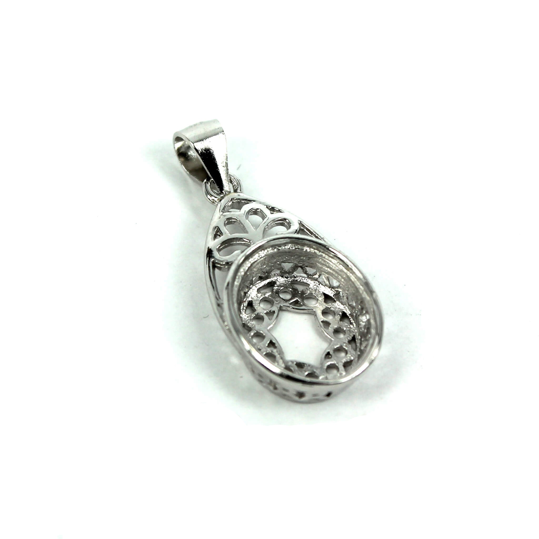 Pendant with Oval Bezel Mounting and Bail in Sterling Silver 9x11mm