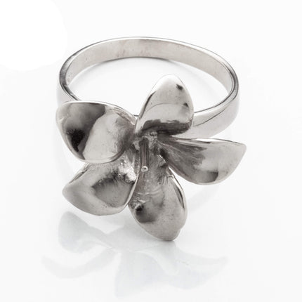 Lily Ring with Peg Mounting in Sterling Silver 8mm