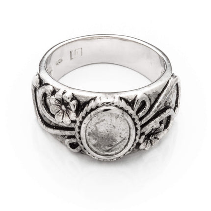 Flowers Ring with Flat Round Bezel Mounting in Sterling Silver 7x9mm