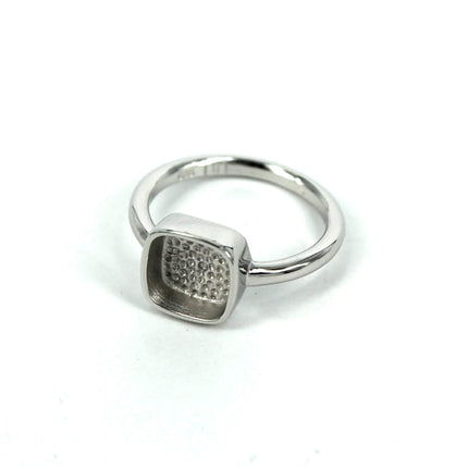 Ring with Square Bezel Mounting in Sterling Silver 8x8mm