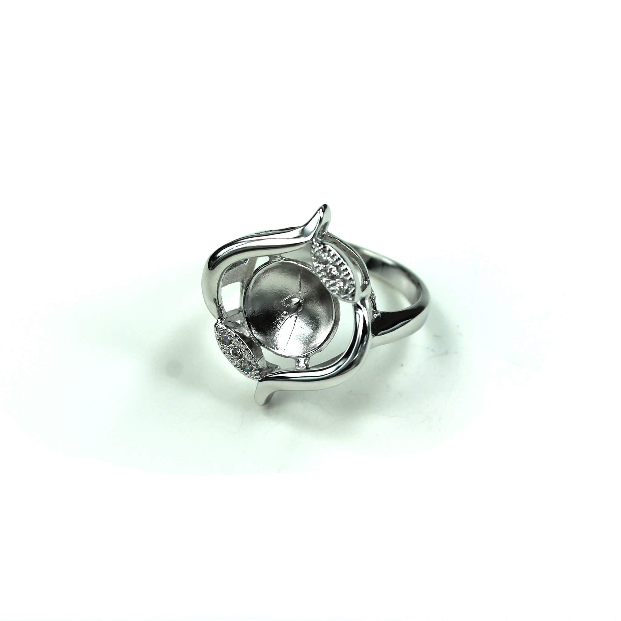 Leaf Ring with Cubic Zirconia Inlays and Cup and Peg Mounting in Sterling Silver 10mm