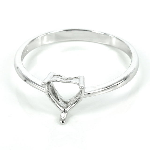 Heart-shaped gallery ring with heart prong setting in sterling silver 7x7mm